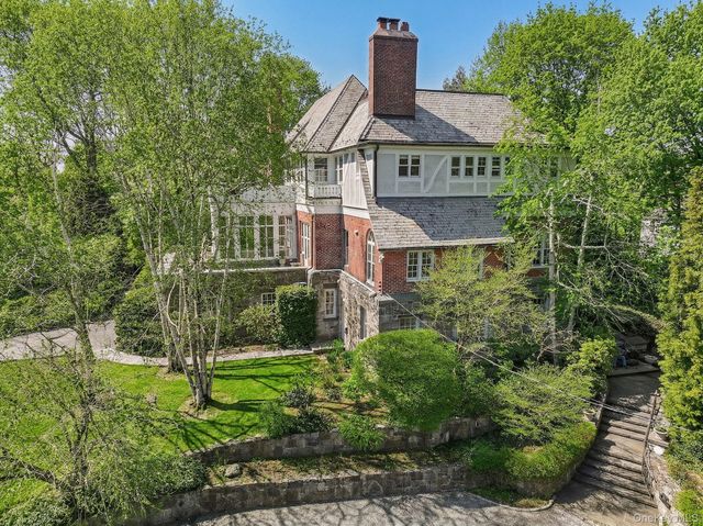15 Hemlock Road, Bronxville, NY 10708