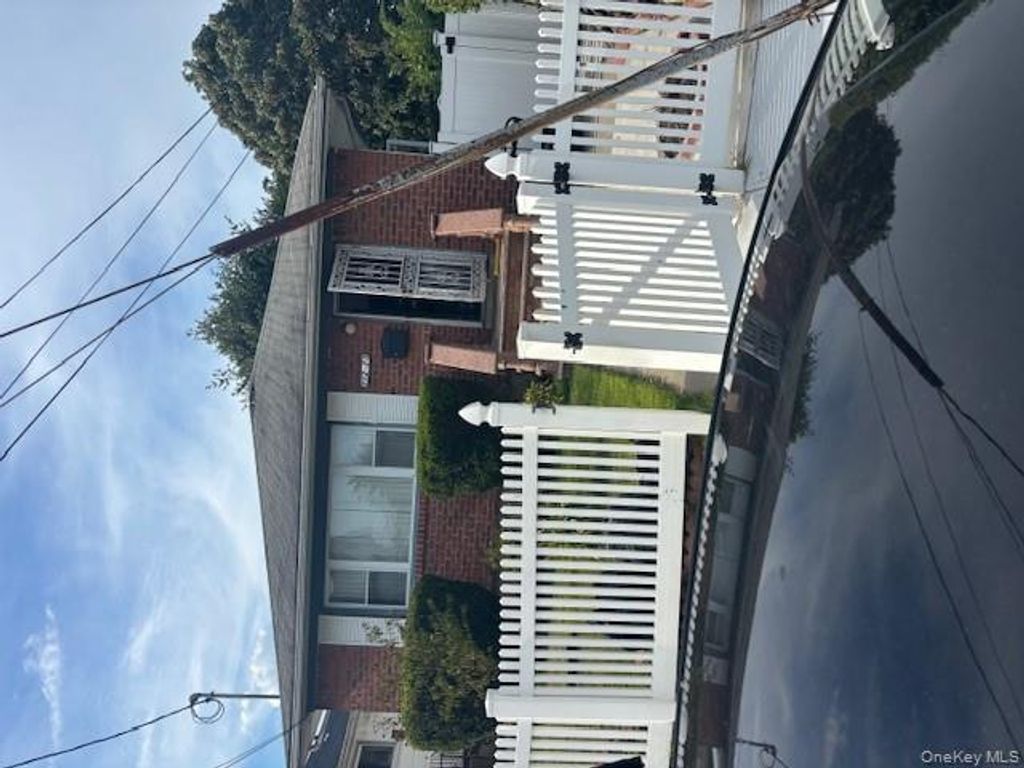 21215 104th Road, Queens Village, NY 11429