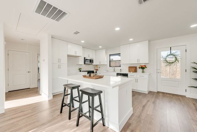 2505 Poinsettia Drive, Dallas, TX 75211