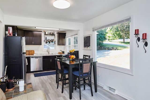 2233 E 34th Street, Des Moines, IA 50317