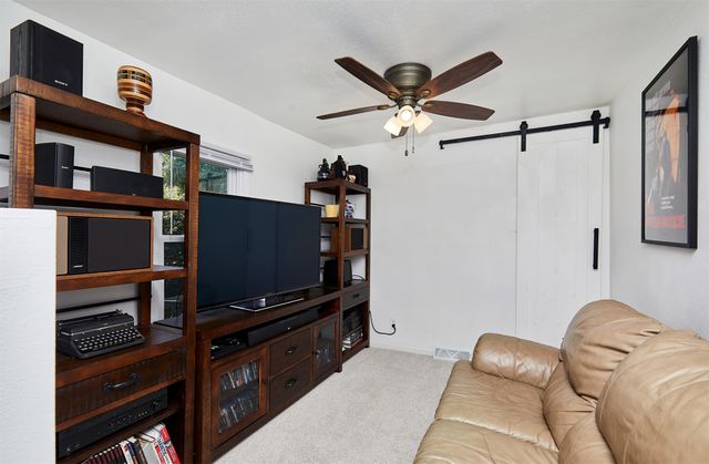 2233 E 34th Street, Des Moines, IA 50317