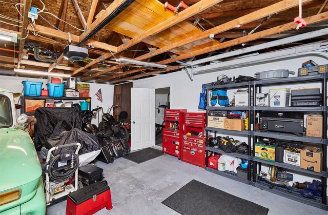 2233 E 34th Street, Des Moines, IA 50317
