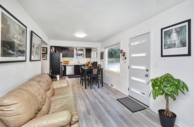 2233 E 34th Street, Des Moines, IA 50317