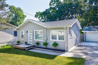 2233 E 34th Street, Des Moines, IA 50317