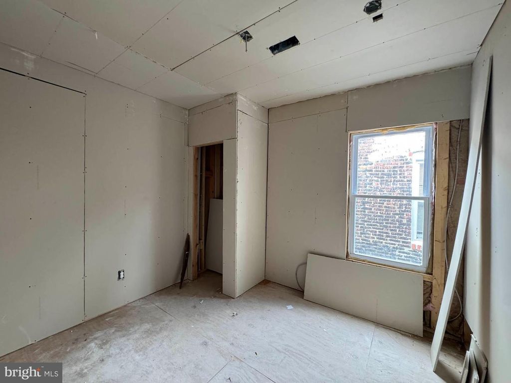 Image 13 of property listing at 4708 LIBERTY HEIGHTS AVE, Baltimore, MD 21207