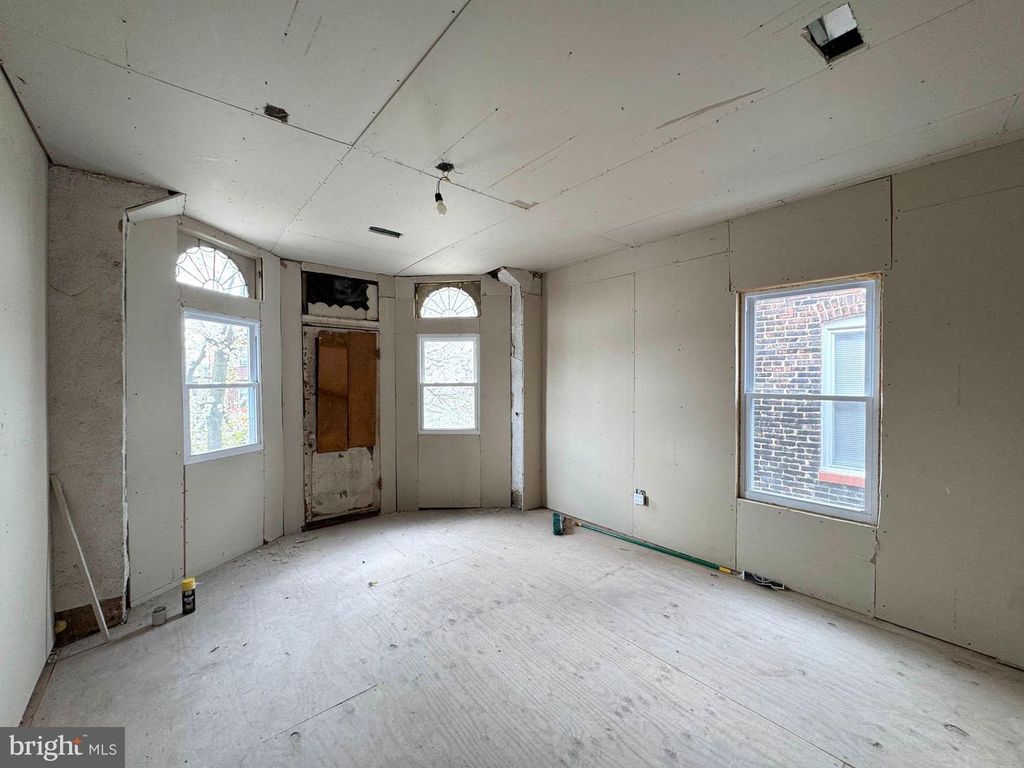 Image 15 of property listing at 4708 LIBERTY HEIGHTS AVE, Baltimore, MD 21207