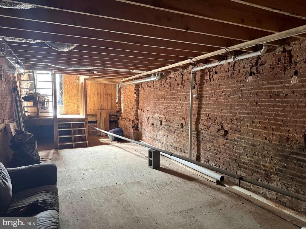 Image 4 of property listing at 4708 LIBERTY HEIGHTS AVE, Baltimore, MD 21207