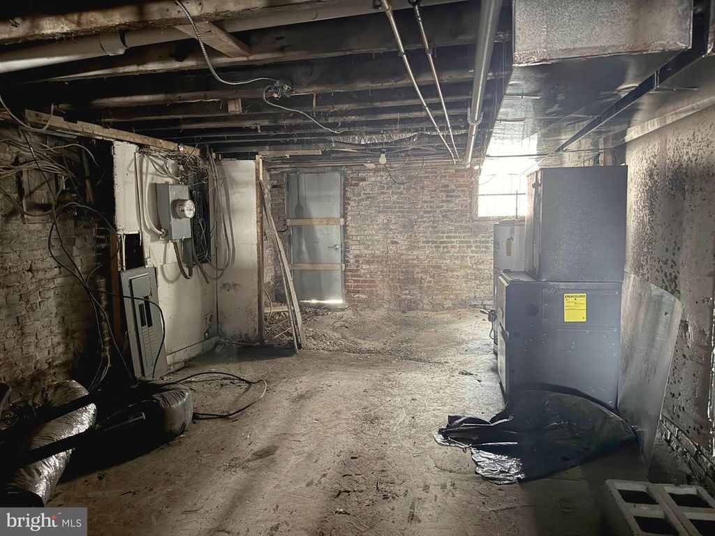 Image 5 of property listing at 4708 LIBERTY HEIGHTS AVE, Baltimore, MD 21207