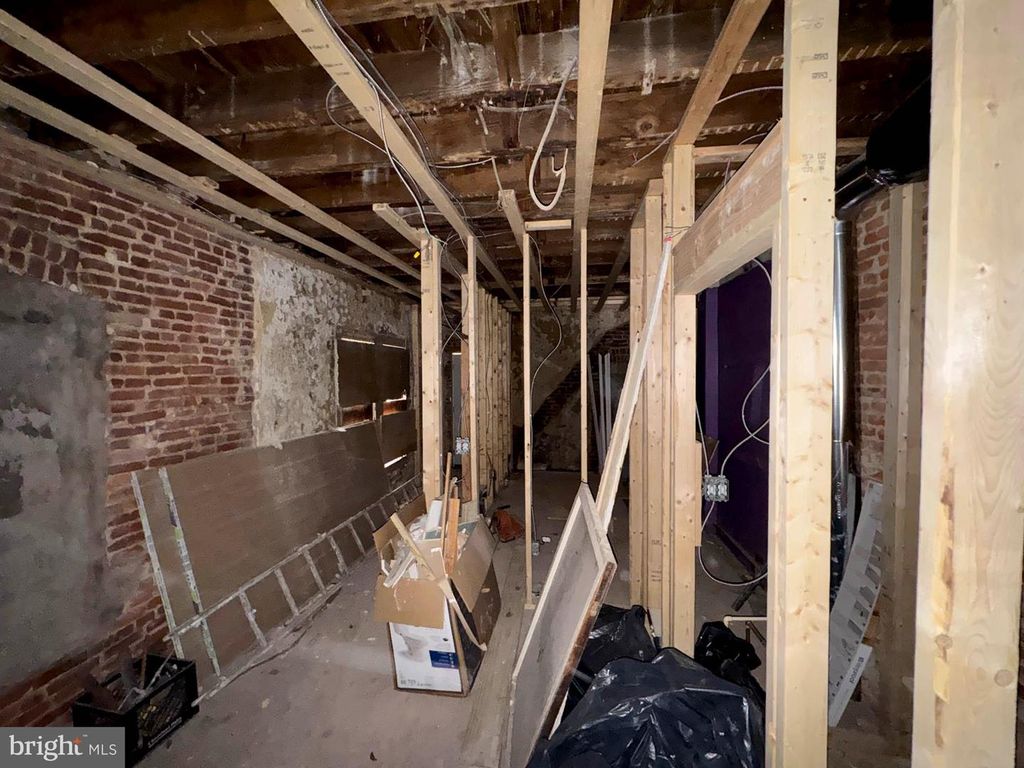 Image 9 of property listing at 4708 LIBERTY HEIGHTS AVE, Baltimore, MD 21207