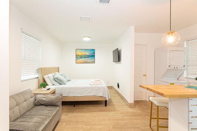 305 N Lakeside Drive, Lake Worth Beach, FL 33460