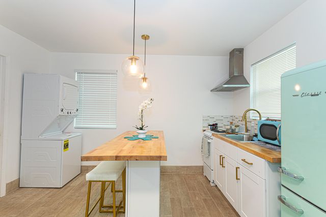 305 N Lakeside Drive, Lake Worth Beach, FL 33460