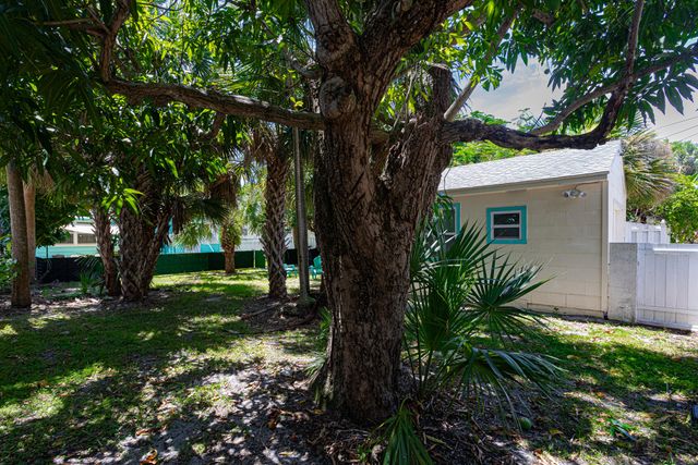 305 N Lakeside Drive, Lake Worth Beach, FL 33460