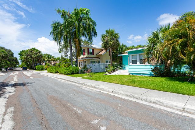 305 N Lakeside Drive, Lake Worth Beach, FL 33460