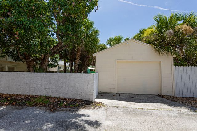 305 N Lakeside Drive, Lake Worth Beach, FL 33460