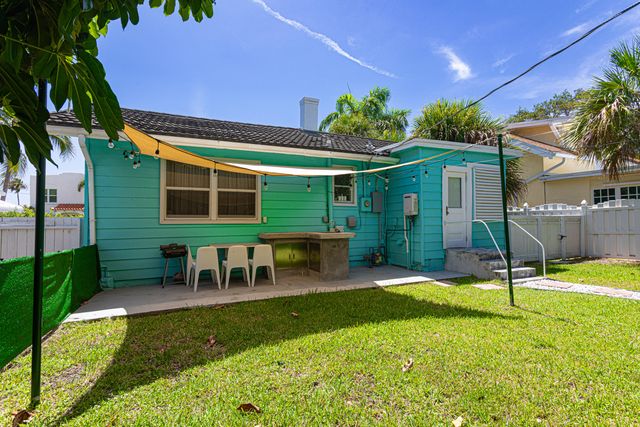 305 N Lakeside Drive, Lake Worth Beach, FL 33460