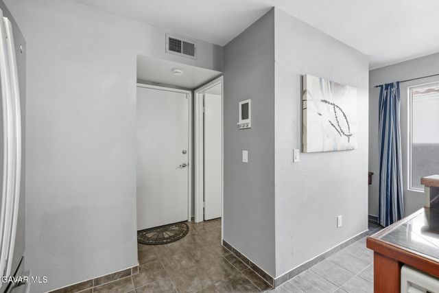 37940 42nd Street Apt 136, Palmdale, CA 93552