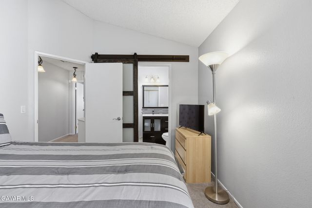 37940 42nd Street Apt 136, Palmdale, CA 93552