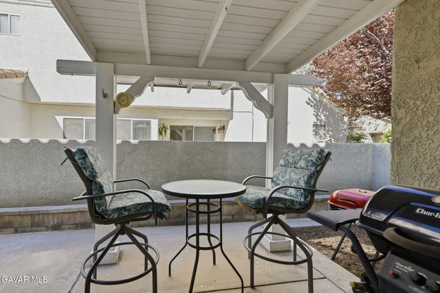 37940 42nd Street Apt 136, Palmdale, CA 93552