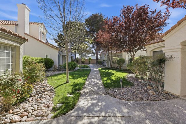 37940 42nd Street Apt 136, Palmdale, CA 93552