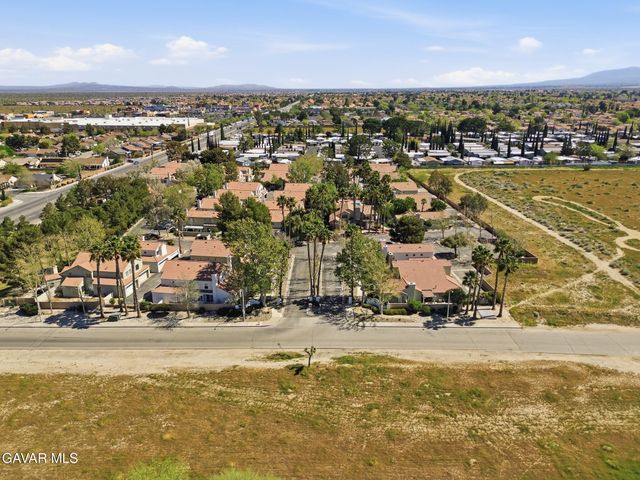 37940 42nd Street Apt 136, Palmdale, CA 93552