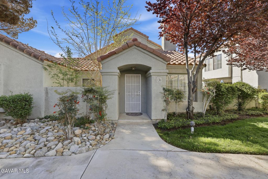 37940 42nd Street Apt 136, Palmdale, CA 93552