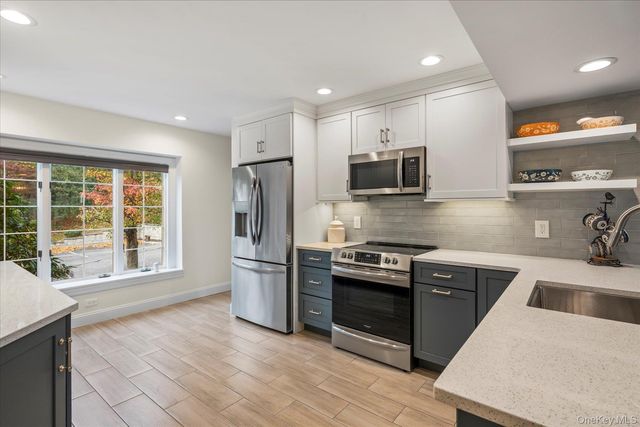 515 High Street 10, Port Jefferson, NY 11777