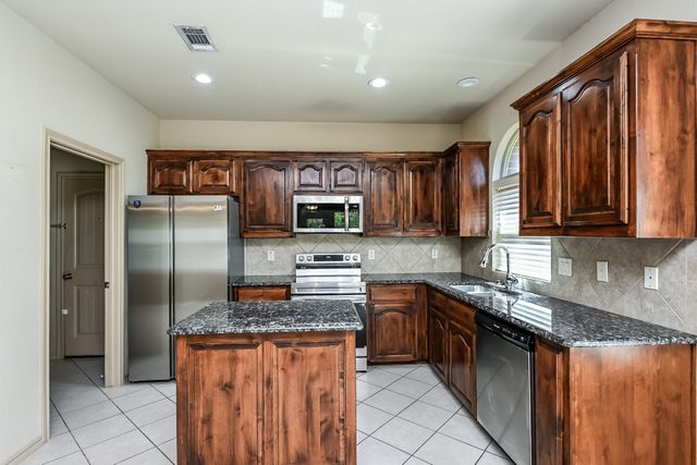 1013 Jodie Drive, Weatherford, TX 76087