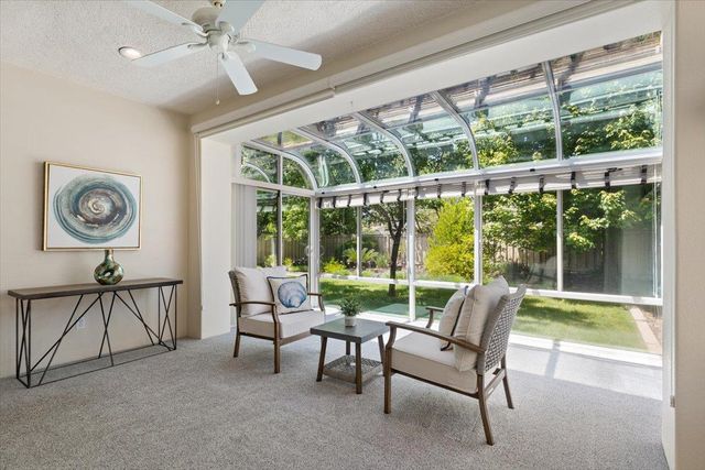 386 Snapdragon Ln, Lincoln, CA 95948