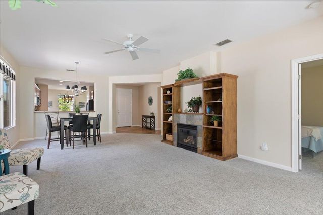 386 Snapdragon Ln, Lincoln, CA 95948