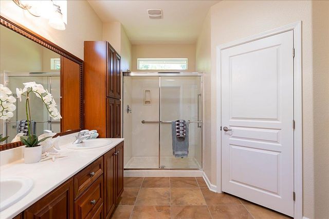 386 Snapdragon Ln, Lincoln, CA 95948