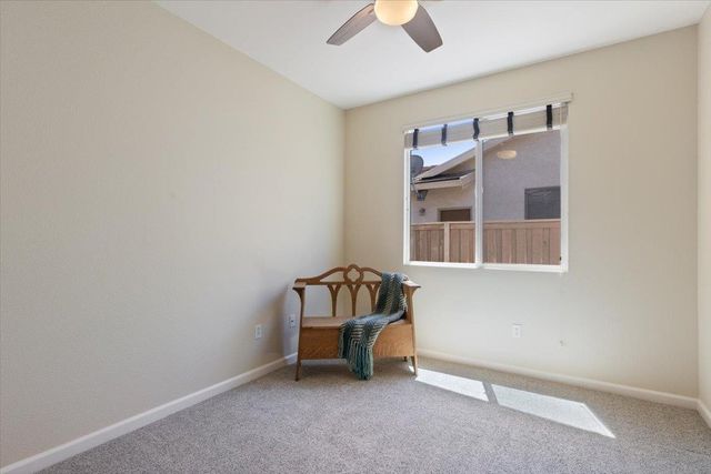 386 Snapdragon Ln, Lincoln, CA 95948