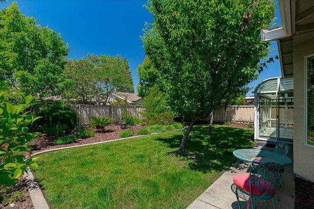 386 Snapdragon Ln, Lincoln, CA 95948