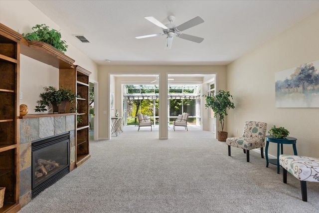 386 Snapdragon Ln, Lincoln, CA 95948
