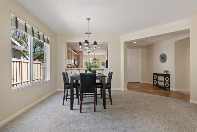 386 Snapdragon Ln, Lincoln, CA 95948