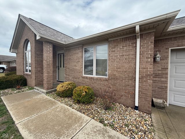 5202 E Harvard Court, Columbus, IN 47203
