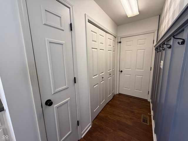 5202 E Harvard Court, Columbus, IN 47203