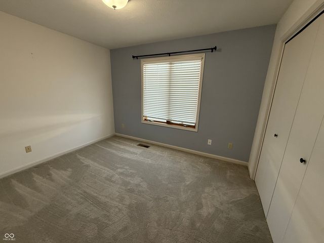 5202 E Harvard Court, Columbus, IN 47203