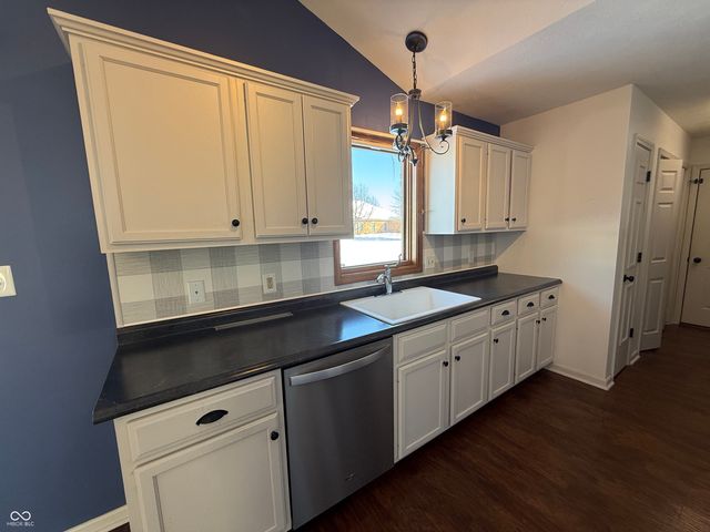 5202 E Harvard Court, Columbus, IN 47203