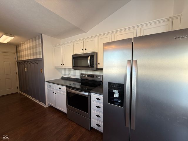 5202 E Harvard Court, Columbus, IN 47203