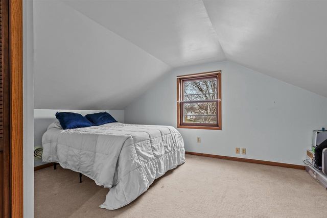 433 SPRUCE STREET, Omro, WI 54963