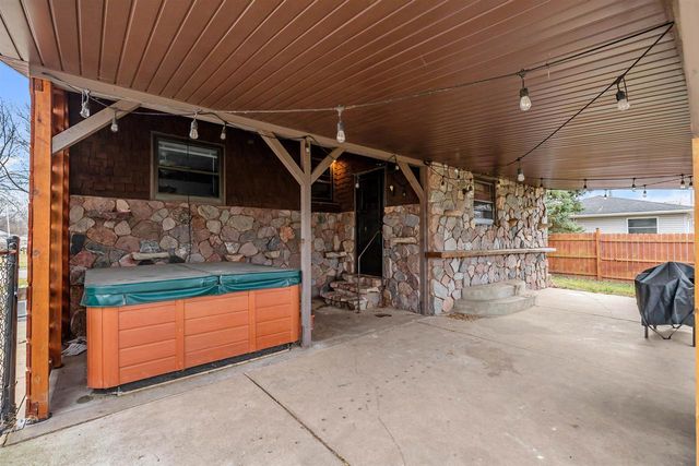 433 SPRUCE STREET, Omro, WI 54963