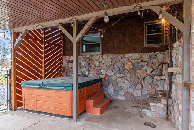 433 SPRUCE STREET, Omro, WI 54963