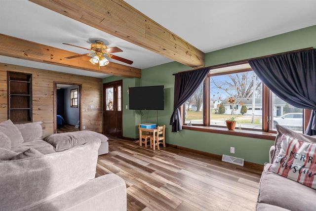 433 SPRUCE STREET, Omro, WI 54963