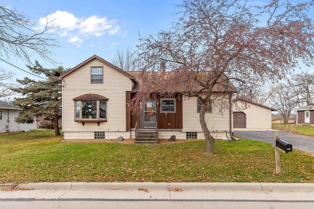 433 SPRUCE STREET, Omro, WI 54963