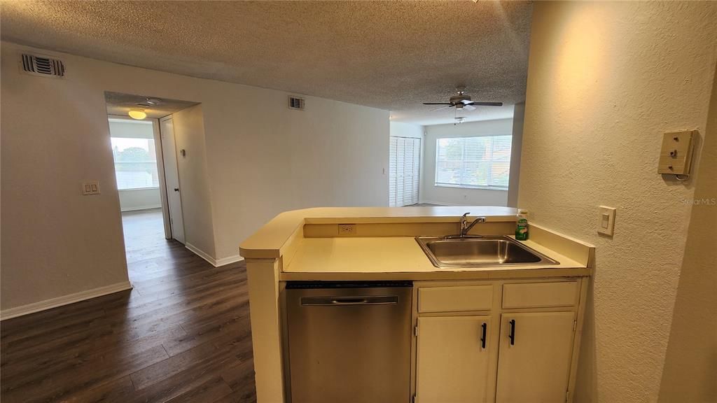 Image 16 of property listing at 4630 COMMANDER DRIVE 1028, Orlando, FL 32822