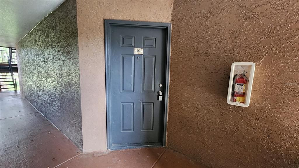 Image 2 of property listing at 4630 COMMANDER DRIVE 1028, Orlando, FL 32822