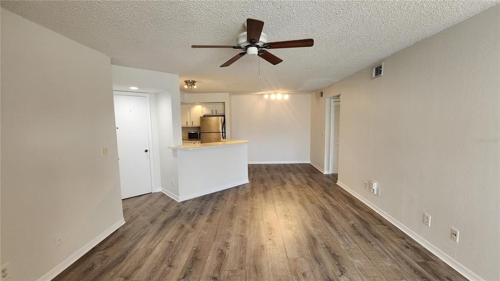 Image 6 of property listing at 4630 COMMANDER DRIVE 1028, Orlando, FL 32822