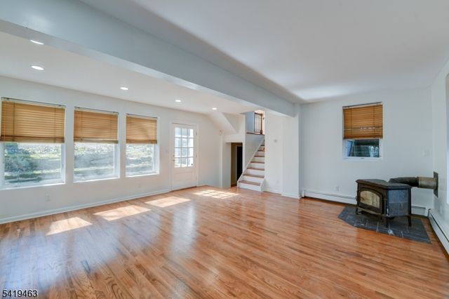 10 Toye St, Randolph Twp., NJ 07869