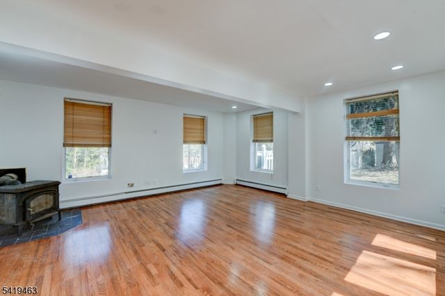 10 Toye St, Randolph Twp., NJ 07869