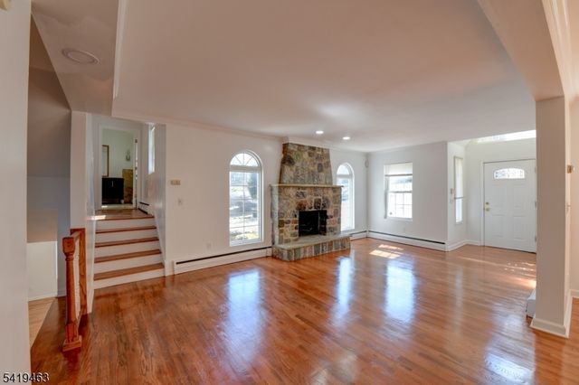 10 Toye St, Randolph Twp., NJ 07869